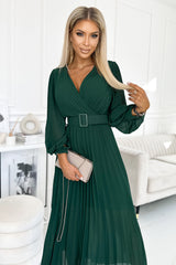 KLARA pleated dress green with a belt and a neckline / Numoco Basic 414-1-2